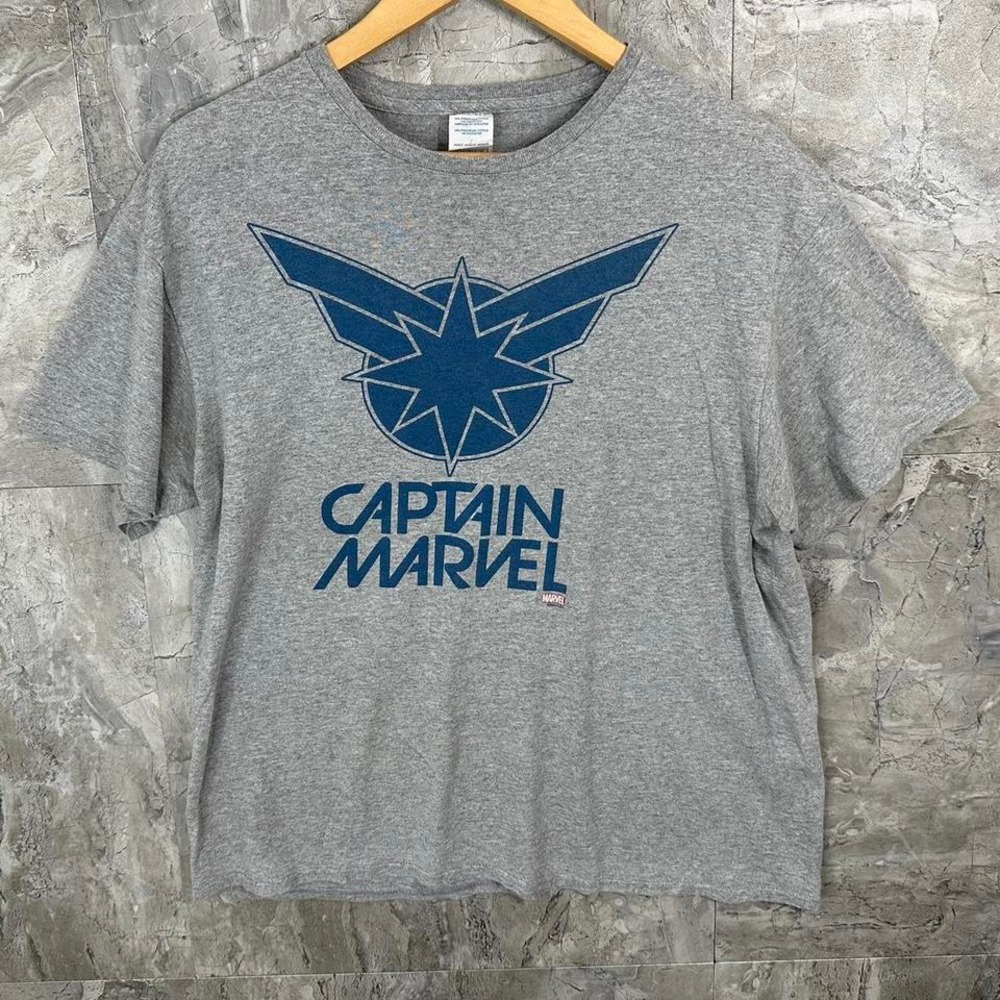 Grey Captain Marvel graphic tee Men's Large  #Marvel‎